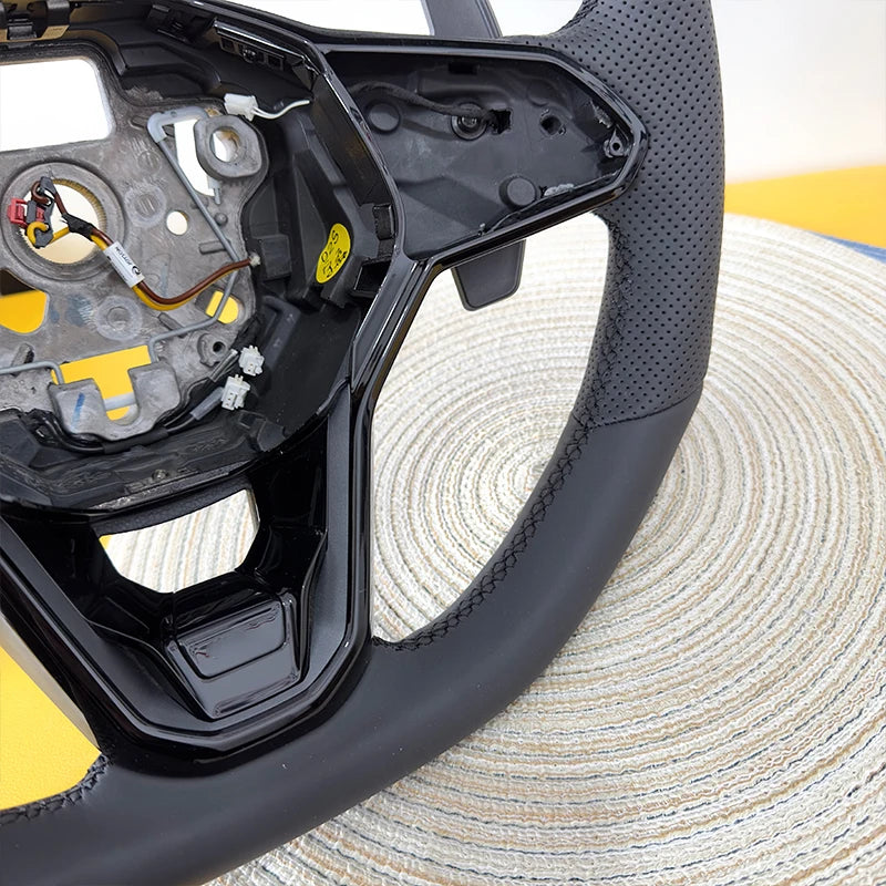 Suitable for Golf 8 MK8 LCD steering wheel, with heating and shift paddles, supporting ACC adaptive cruise control