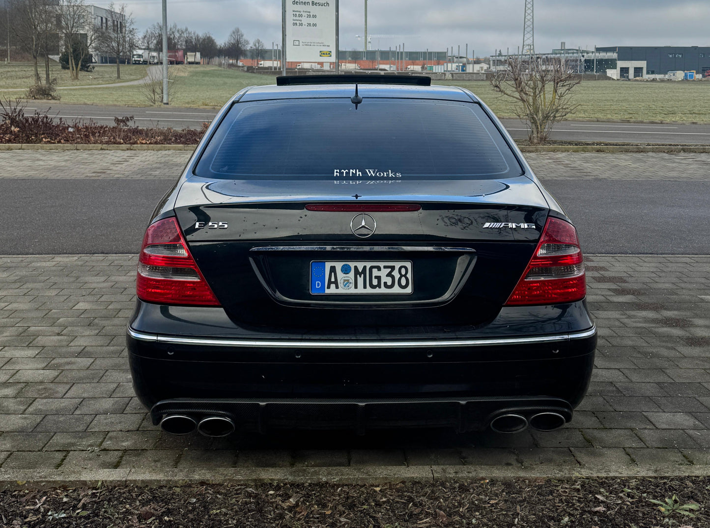 Auto-Sticker 𐱅𐰇𐰼𐰰 | works – Türk in Göktürk-Schrift (Weiß)